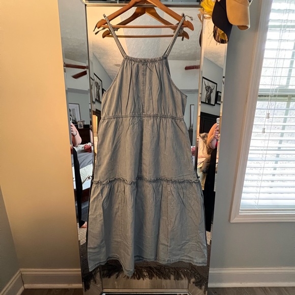 Madewell - Cutaway Tiered Midi Dress - Picture 7 of 11